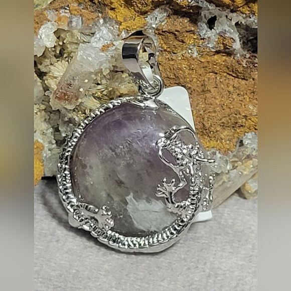 Mass Agate Dragon Sphere Pendant - Picture 2 of 13